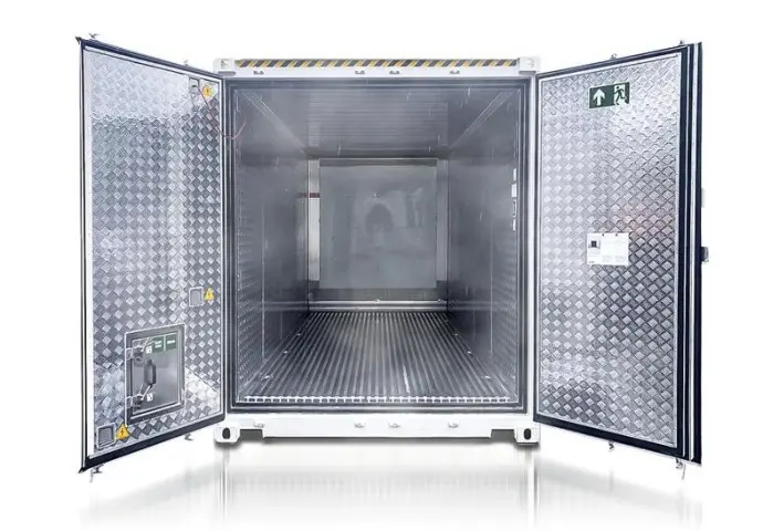 ArcticStore_ UltraFreezer_20ft_3